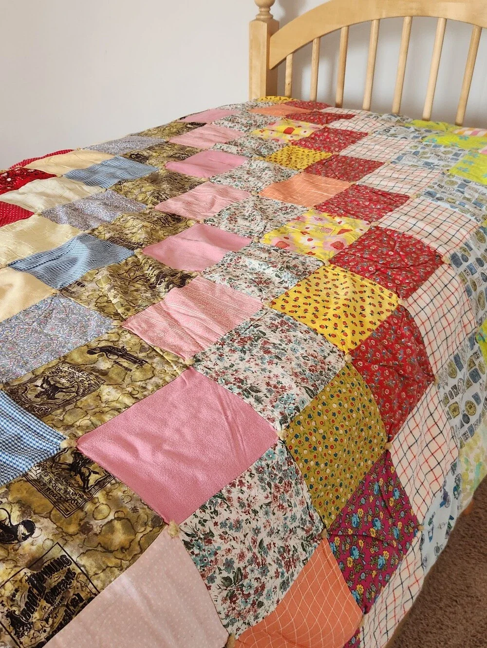 HANDMADE Patchwork Quilt Tied 80 x 65 Floral Vintage Multicolor Cottage Cabin